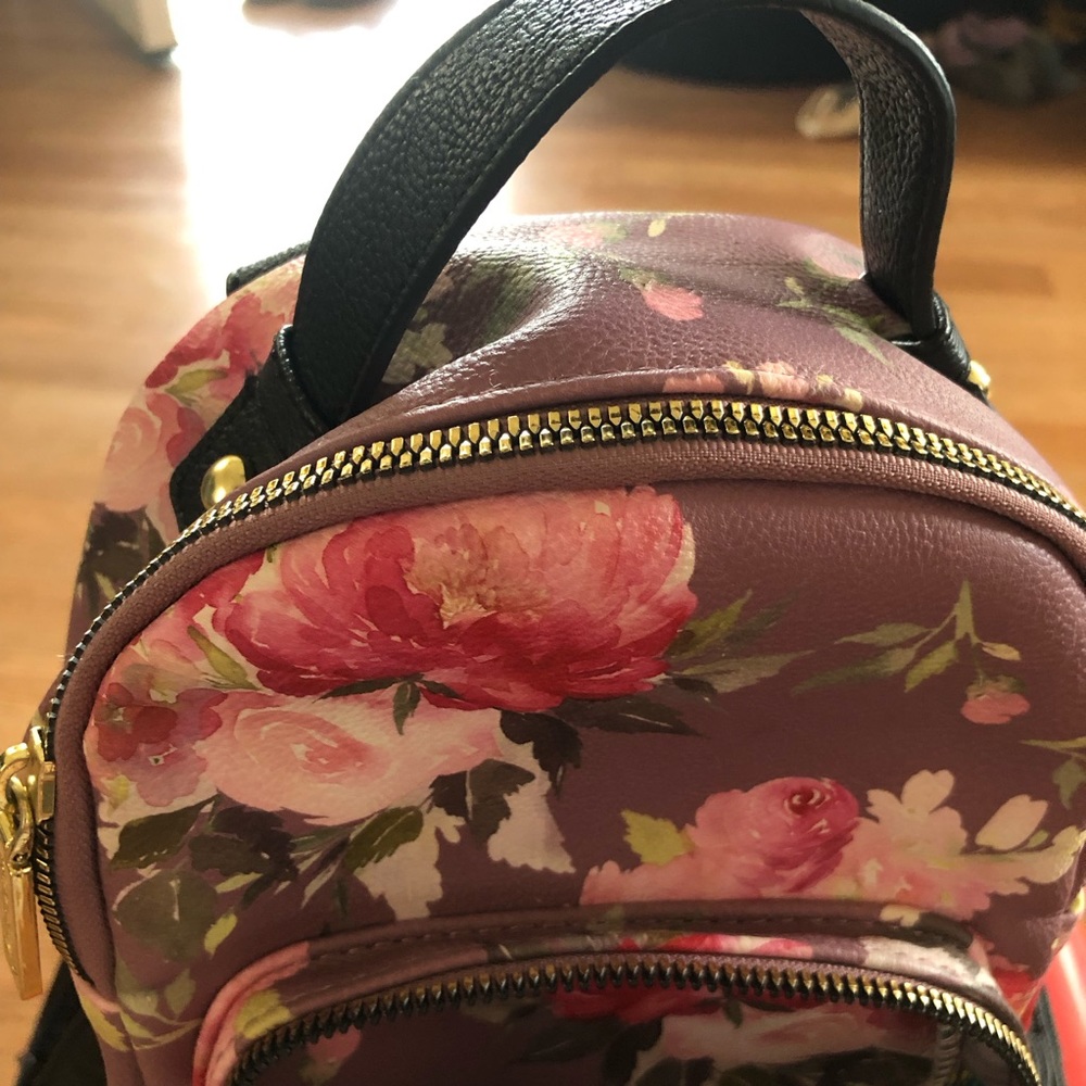 Betsey Johnson Mini Dog Backpack - Picture 10 of 10